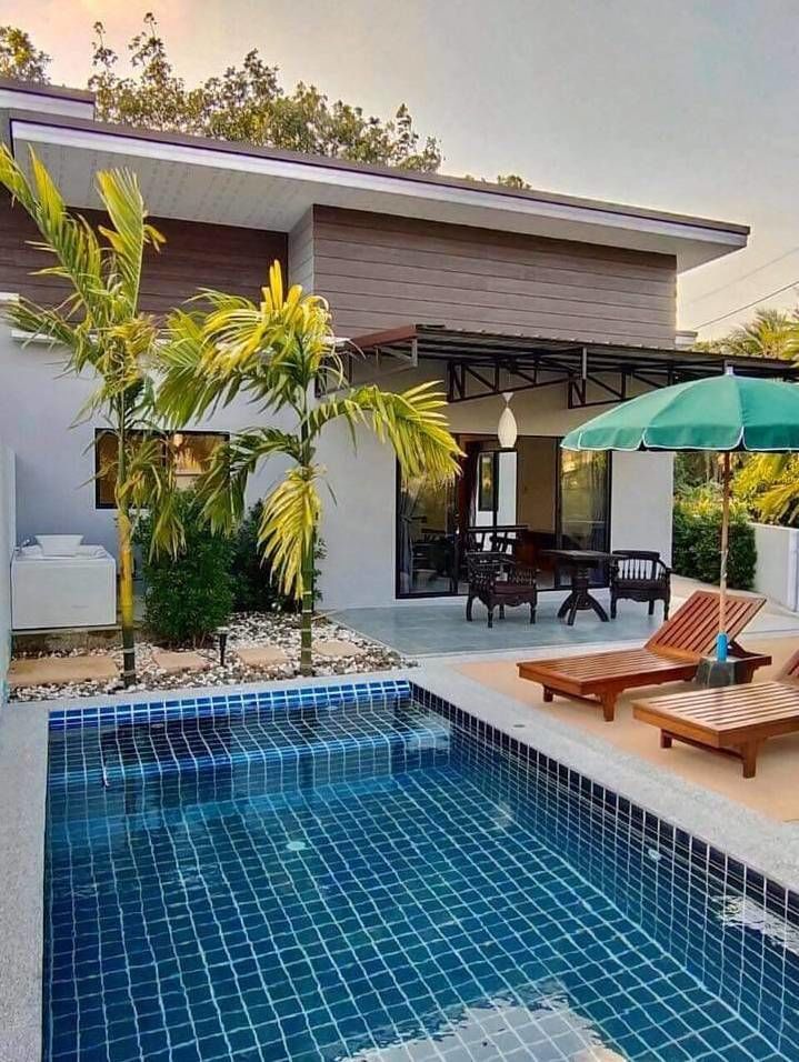 3 bedrooms house with private pool near UWC international school (Thanyapura), car park for 1 car